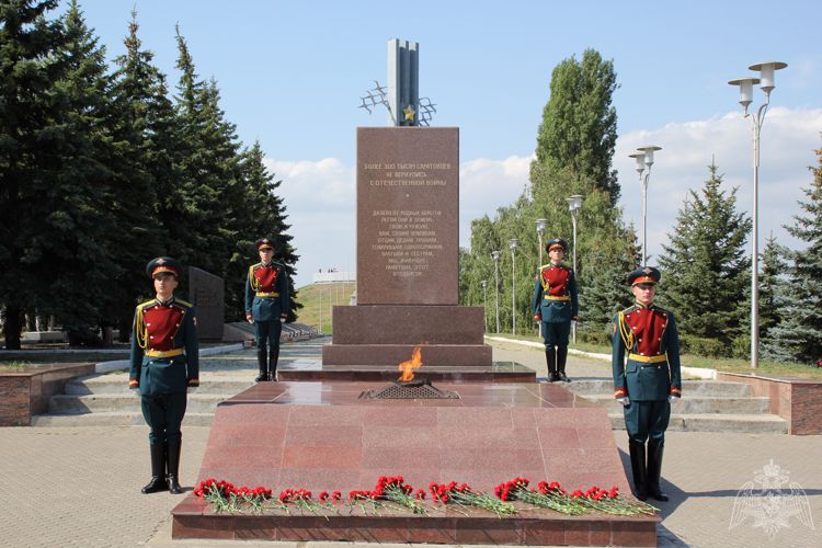 22 августа 2021 года в парке Победы на Соколовой горе в г. Саратове состоялась церемония торжественного поднятия триколора в честь Дня Государственного флага Российской Федерации