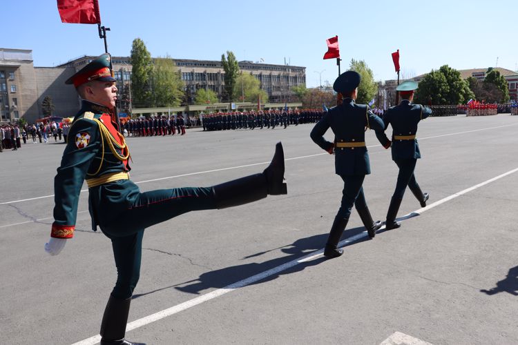 8 мая 2022 года курсанты Саратовского военного ордена Жукова Краснознаменного института войск национальной гвардии приняли участие в Параде Победы
