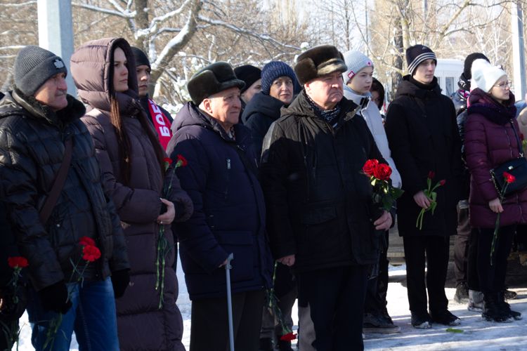 15 февраля 2023 года военнослужащие военного института приняли участия в памятных мероприятиях города Саратова