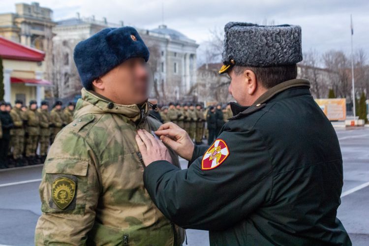 13 марта 2023 года военнослужащим военного института вручены награды
