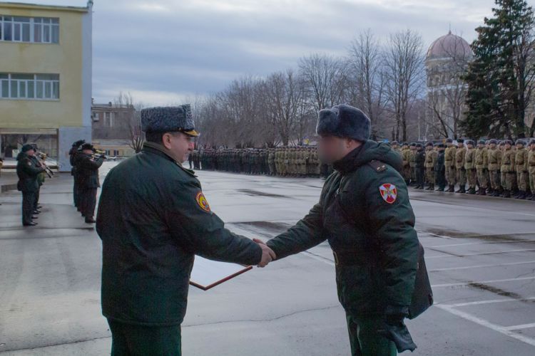 13 марта 2023 года военнослужащим военного института вручены награды