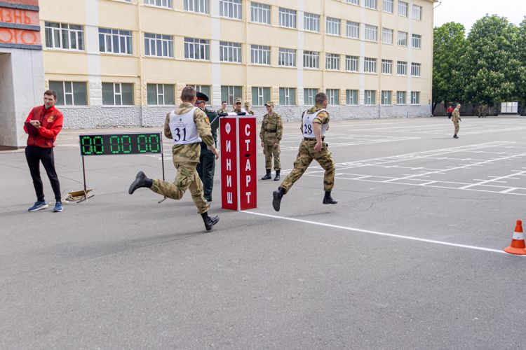 1 мая 2023 года в военном институте проведен спортивный праздник