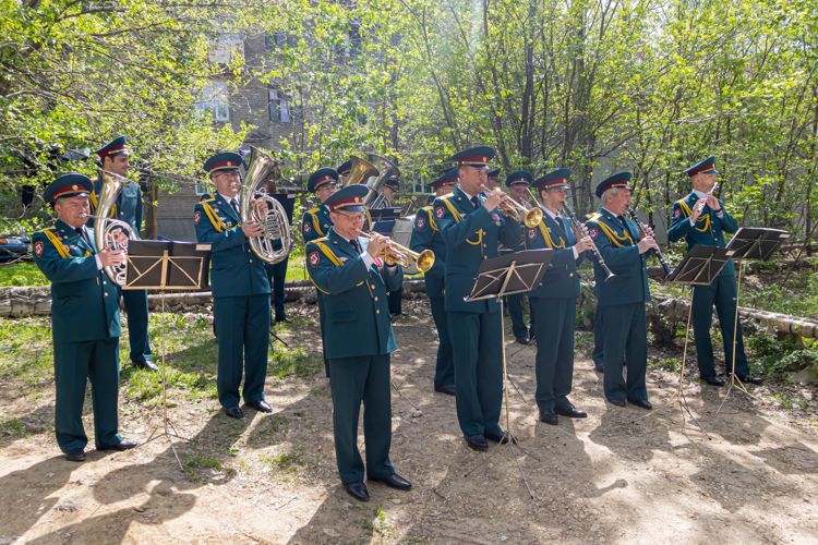 4 мая 2023 года военнослужащие военного института поздравили ветерана с Днем Победы в Великой Отечественной войне