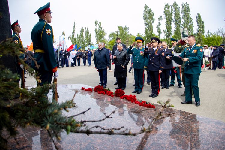 9 мая 2023 года военнослужащие военного института приняли участие в церемонии возложения цветов к Вечному огню в Парке Победы