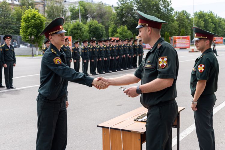 16 июня 2023 года в военном институте состоялась торжественная церемония вручения выпускникам офицерских погон