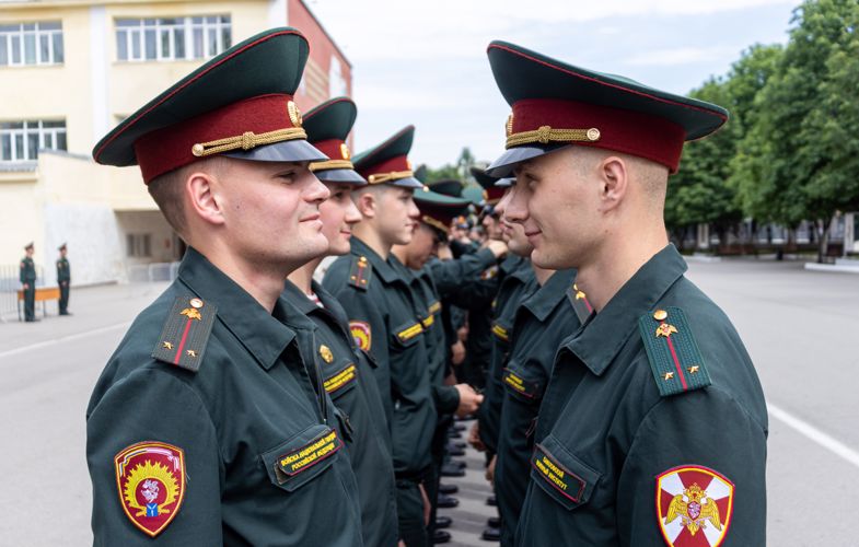 16 июня 2023 года в военном институте состоялась торжественная церемония вручения выпускникам офицерских погон