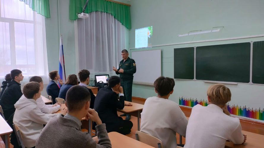 С 16 по 20 октября 2023 года военнослужащие военного института посещали образовательные организации города Пензы