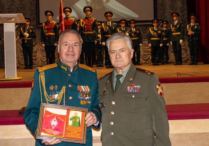 20 ноября в военном институте состоялось торжественное собрание, посвящённое Дню ветеранов войск правопорядка
