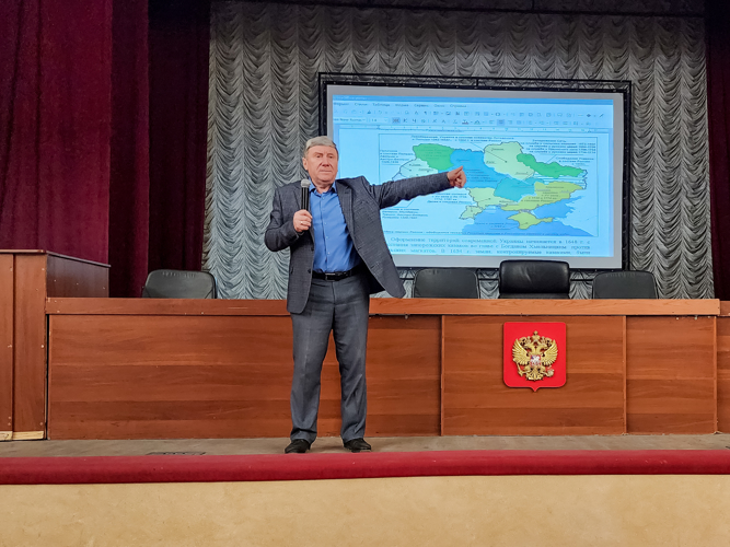 12 апреля 2024 года в военном институте проведено военно-политическое информирование для постоянного состава
