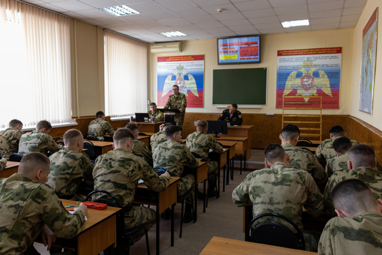 4 апреля 2024 года офицер Приволжского округа Росгвардии провел лекцию