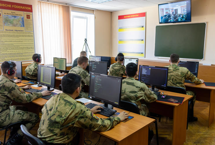8 апреля 2024 года военнослужащие военного института приняли участие в финальном этапе конкурса «Кибердром 2024»