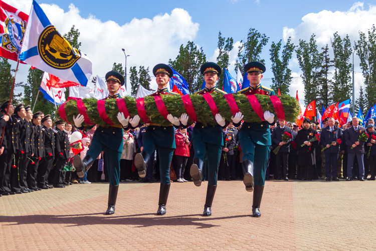9 мая 2024 года военнослужащие военного института приняли участие в церемонии возложения цветов к Вечному огню в Парке Победы