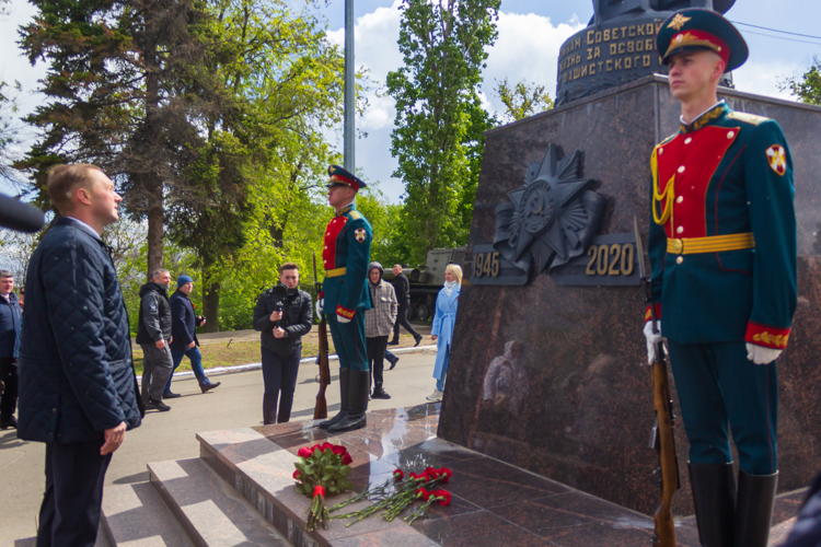 9 мая 2024 года военнослужащие военного института приняли участие в церемонии возложения цветов к Вечному огню в Парке Победы