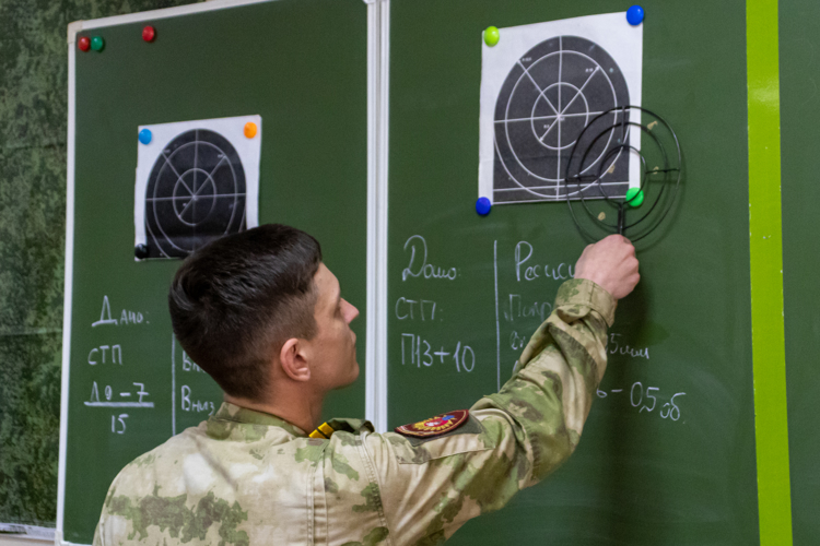С 13 по 23 мая 2024 года выпускники сдавали итоговый экзамен по огневой подготовке