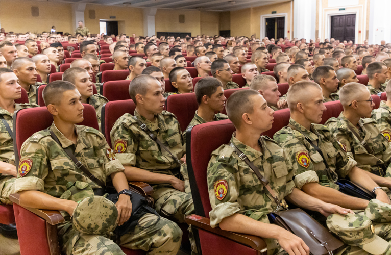 3 сентября 2024 года военный институт посетил Герой России полковник Сергей Лысюк 