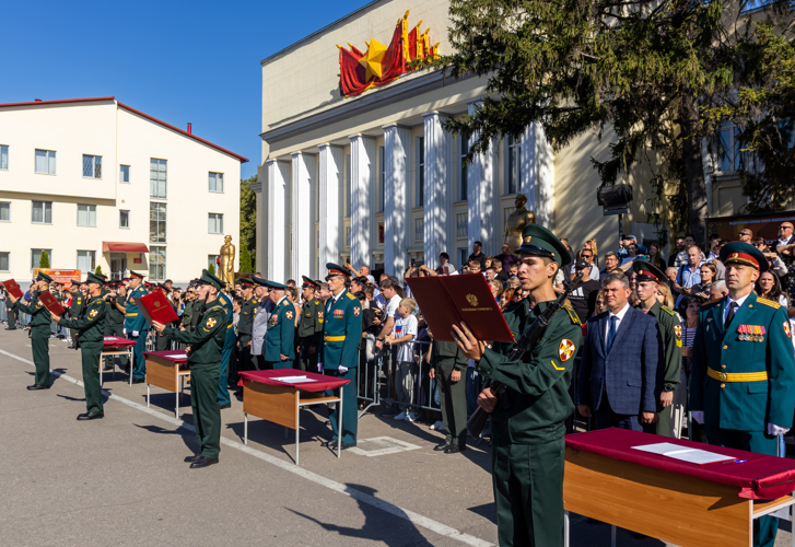 7 сентября 2024 года курсанты Саратовского военного ордена Жукова Краснознаменного института войск национальной гвардии приняли военную присягу