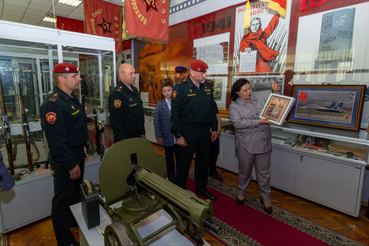 1 октября 2024 года военный институт и Саратовская государственная юридическая академия заключили соглашение о взаимодействии и сотрудничестве