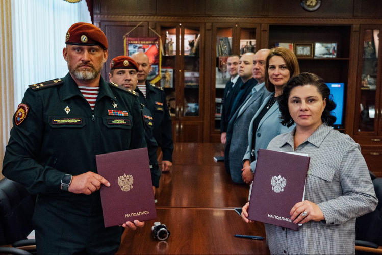 1 октября 2024 года военный институт и Саратовская государственная юридическая академия заключили соглашение о взаимодействии и сотрудничестве