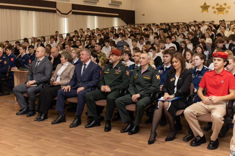 18 декабря 2024 года военный институт и администрация Энгельсского муниципального района заключили соглашение о взаимодействии и сотрудничестве