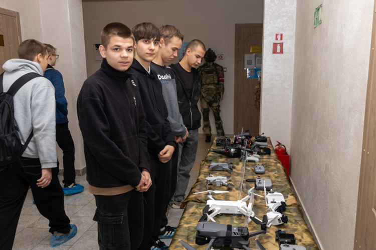 18 декабря 2024 года военный институт и администрация Энгельсского муниципального района заключили соглашение о взаимодействии и сотрудничестве