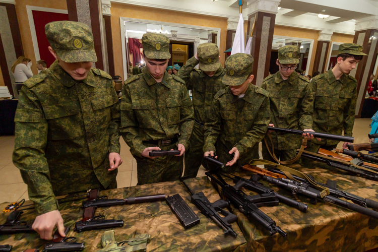 11 декабря 2024 года в военном институте состоялась торжественная церемония закрытия городского гражданско-патриотического Форума юных патриотов