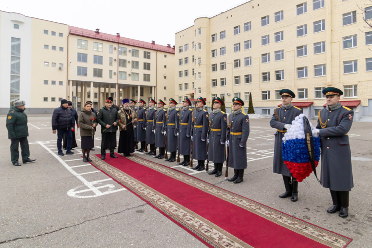 15 января 2025 года военный институт посетили директор АНО «Победоносец» и Иерей Роман Богдасаров