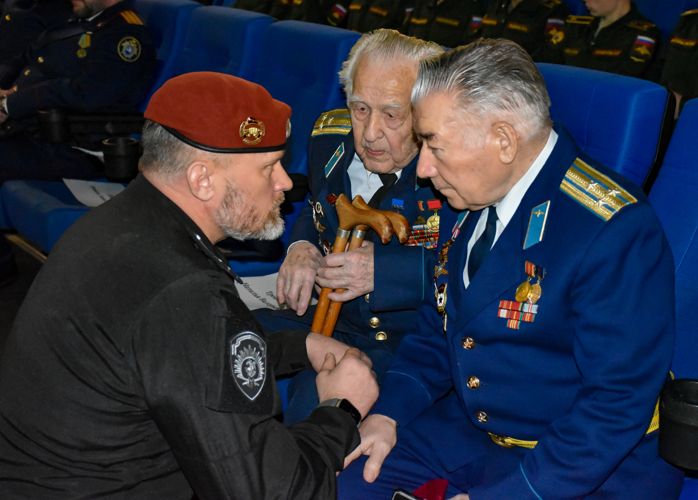 18 февраля 2025 года командование и военнослужащие военного института посетили патриотическое мероприятие 