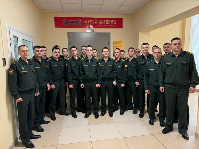 23 марта 2025 года военнослужащие военного института посетили Музей истории Саратовского авиационного завода