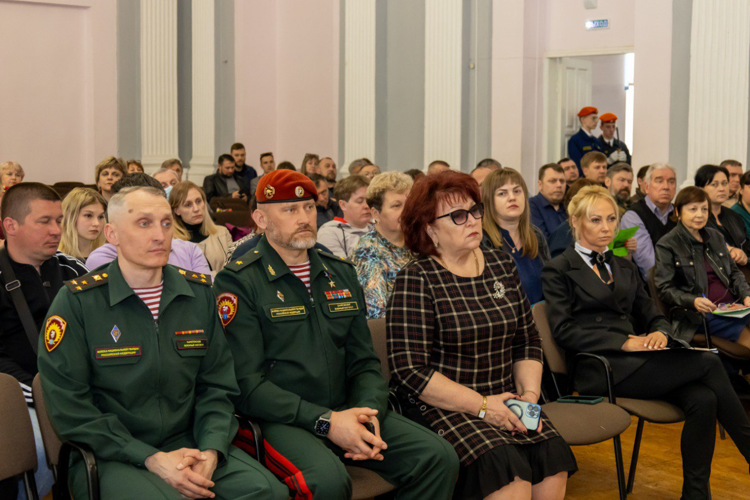 16 апреля 2025 года военнослужащие военного института приняли участие в городском показательном занятии