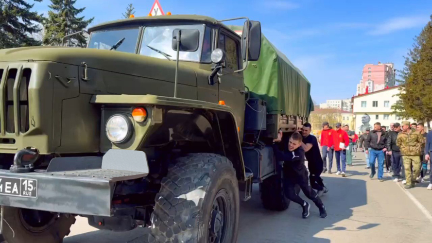 13 апреля 2025 г. в военном институте прошел турнир по силовому многоборью «Богатырские игры»