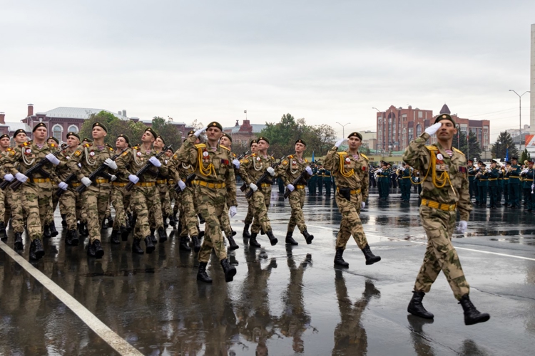 8 мая 2025 года личный состав военного института приняли участие в торжественном параде