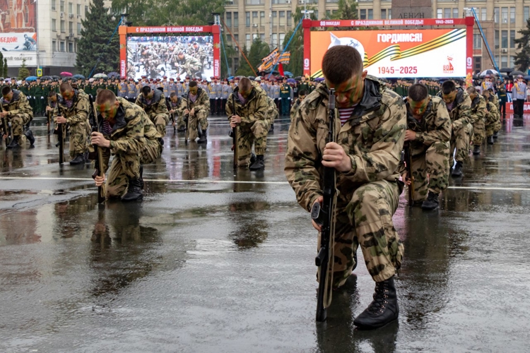 8 мая 2025 года личный состав военного института приняли участие в торжественном параде