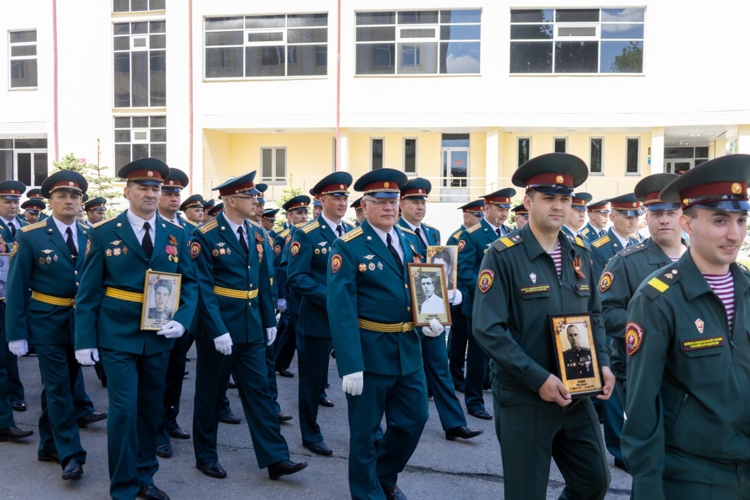 9 МАЯ 2025 ГОДА В ВОЕННОМ ИНСТИТУТЕ ПРОВЕДЕНО ШЕСТВИЕ «БЕССМЕРТНОГО ПОЛКА» 