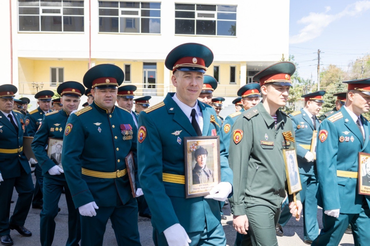 9 МАЯ 2025 ГОДА В ВОЕННОМ ИНСТИТУТЕ ПРОВЕДЕНО ШЕСТВИЕ «БЕССМЕРТНОГО ПОЛКА» 