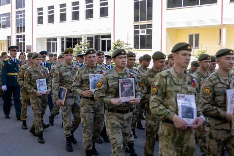 9 МАЯ 2025 ГОДА В ВОЕННОМ ИНСТИТУТЕ ПРОВЕДЕНО ШЕСТВИЕ «БЕССМЕРТНОГО ПОЛКА» 