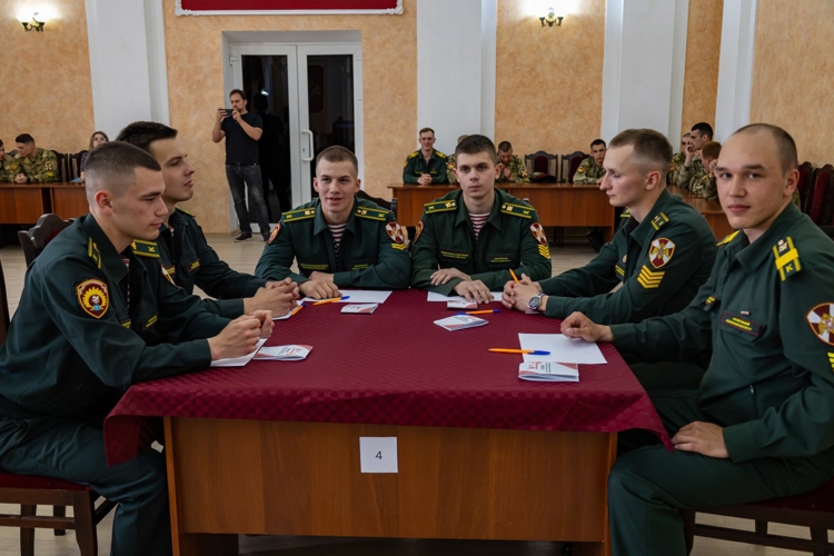 13 мая 2025 года в военном институте состоялась межвузовская научно-практическая интеллектуальная игра «Что? Где? Когда?»