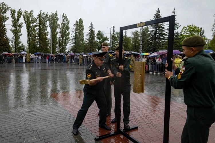 27 июня 2025 года в военном институте состоялась торжественная церемония вручения выпускникам офицерских погон