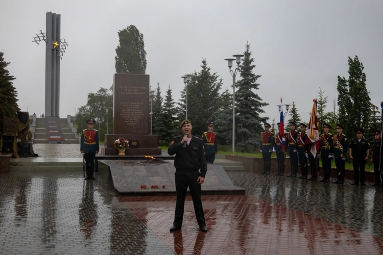 27 июня 2025 года в военном институте состоялась торжественная церемония вручения выпускникам офицерских погон