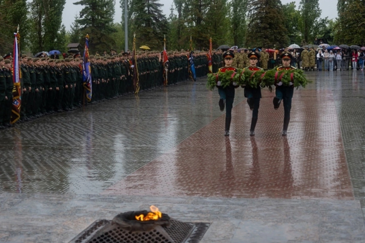 27 июня 2025 года в военном институте состоялась торжественная церемония вручения выпускникам офицерских погон