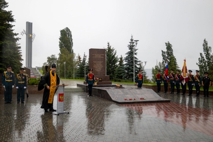 27 июня 2025 года в военном институте состоялась торжественная церемония вручения выпускникам офицерских погон