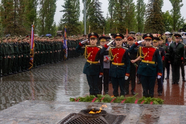 27 июня 2025 года в военном институте состоялась торжественная церемония вручения выпускникам офицерских погон