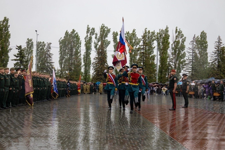 27 июня 2025 года в военном институте состоялась торжественная церемония вручения выпускникам офицерских погон
