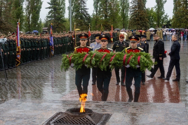 27 июня 2025 года в военном институте состоялась торжественная церемония вручения выпускникам офицерских погон
