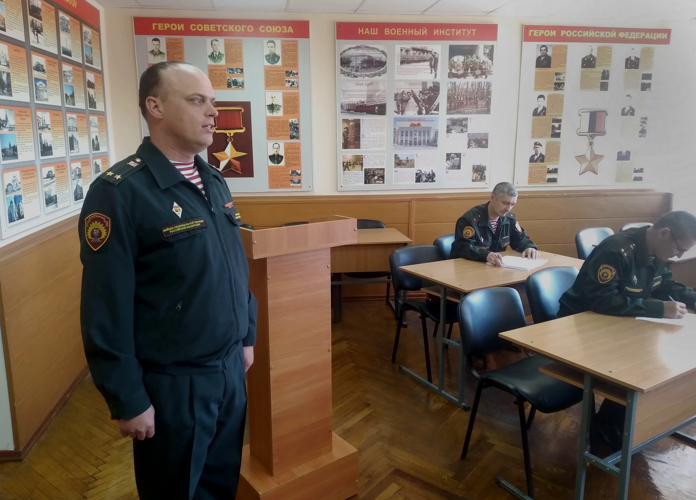 Адъюнкты военного института успешно сдали кандидатские экзамены