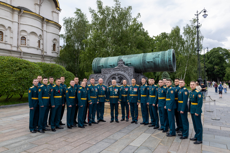 23 июня 2025 года лучшие выпускники военного института приняли участие в приеме Президента Российской Федерации