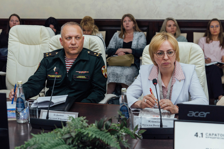 18 июня 2025 года военнослужащие военного института приняли участие в Саратовском юридическом форуме