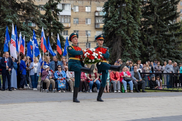 2 июля 2025 года военнослужащие военного института приняли участие в праздновании Дня трудовой доблести Саратова