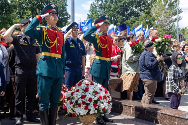 1 июля 2025 года военнослужащие военного института приняли участие в церемонии увековечивания памяти бойцов, погибших в ходе проведения специальной военной операции