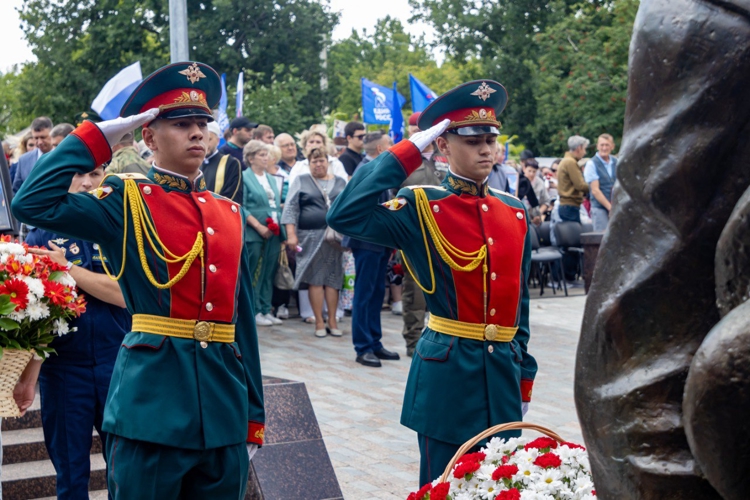 1 июля 2025 года военнослужащие военного института приняли участие в церемонии увековечивания памяти бойцов, погибших в ходе проведения специальной военной операции