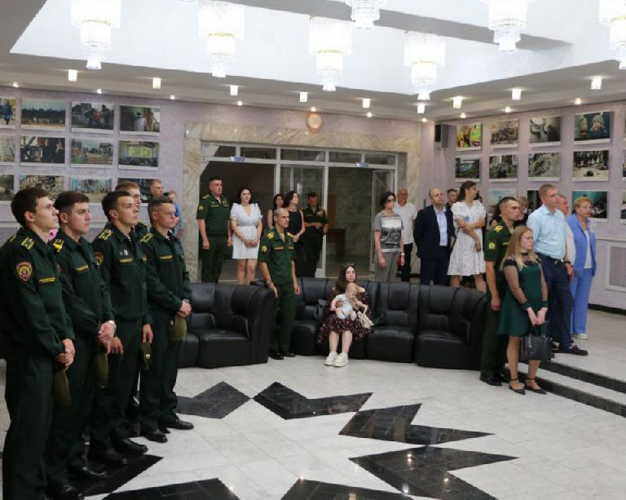 21 июля 2025 года военнослужащие военного института приняли участие в открытии фотовыставки
